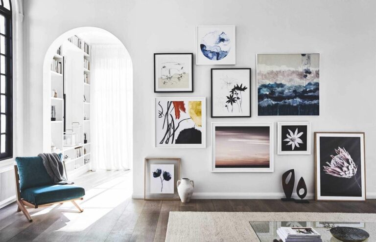 How to Plan a Minimalist Gallery Wall with Mixed Frames